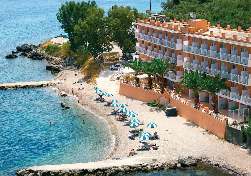 Hôtel Corfu Maris à Benitses  Extérieur photo